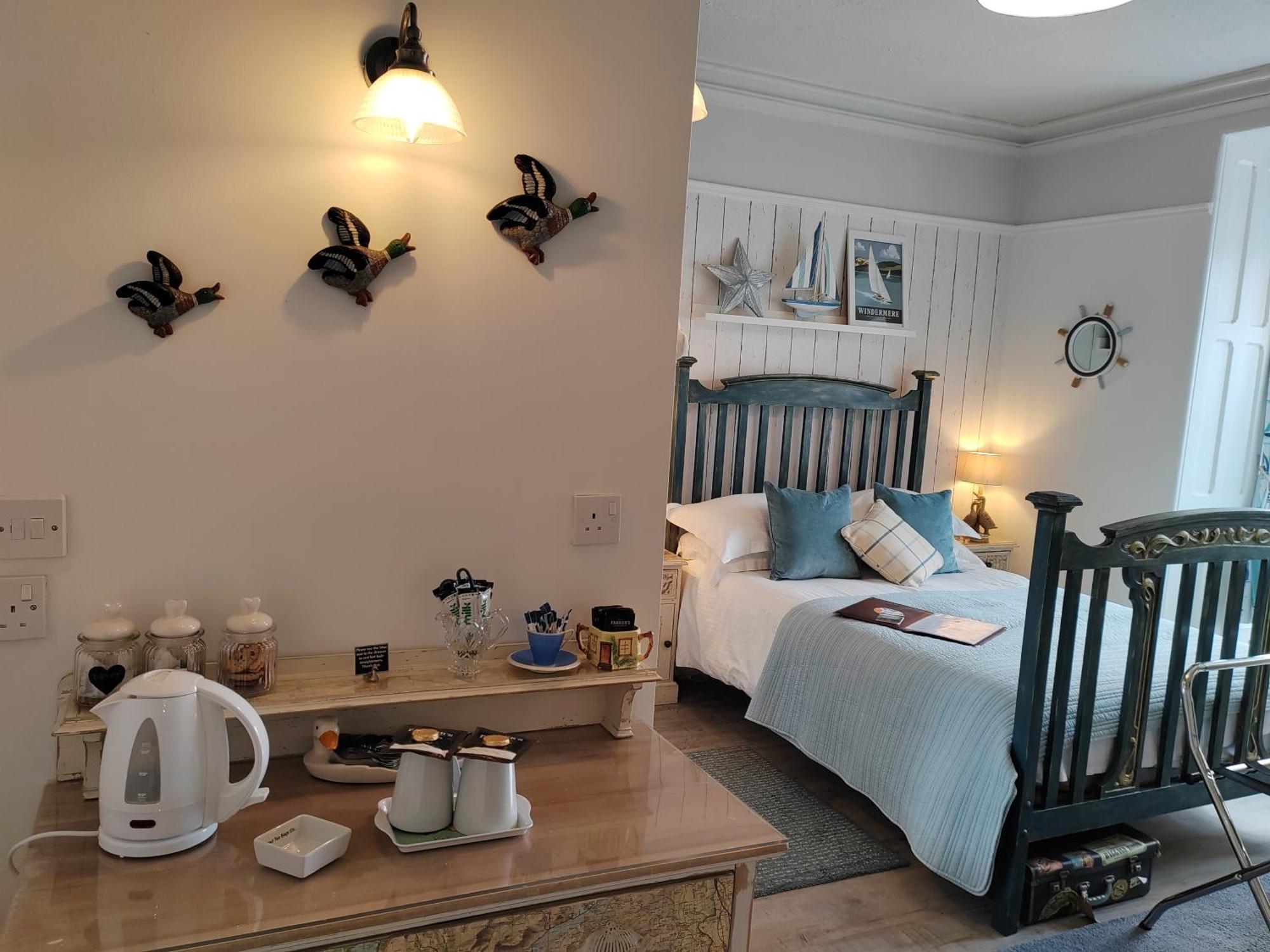 Puddle Duck Lodge - Adults Only باونيس أون وينديرمير الغرفة الصورة