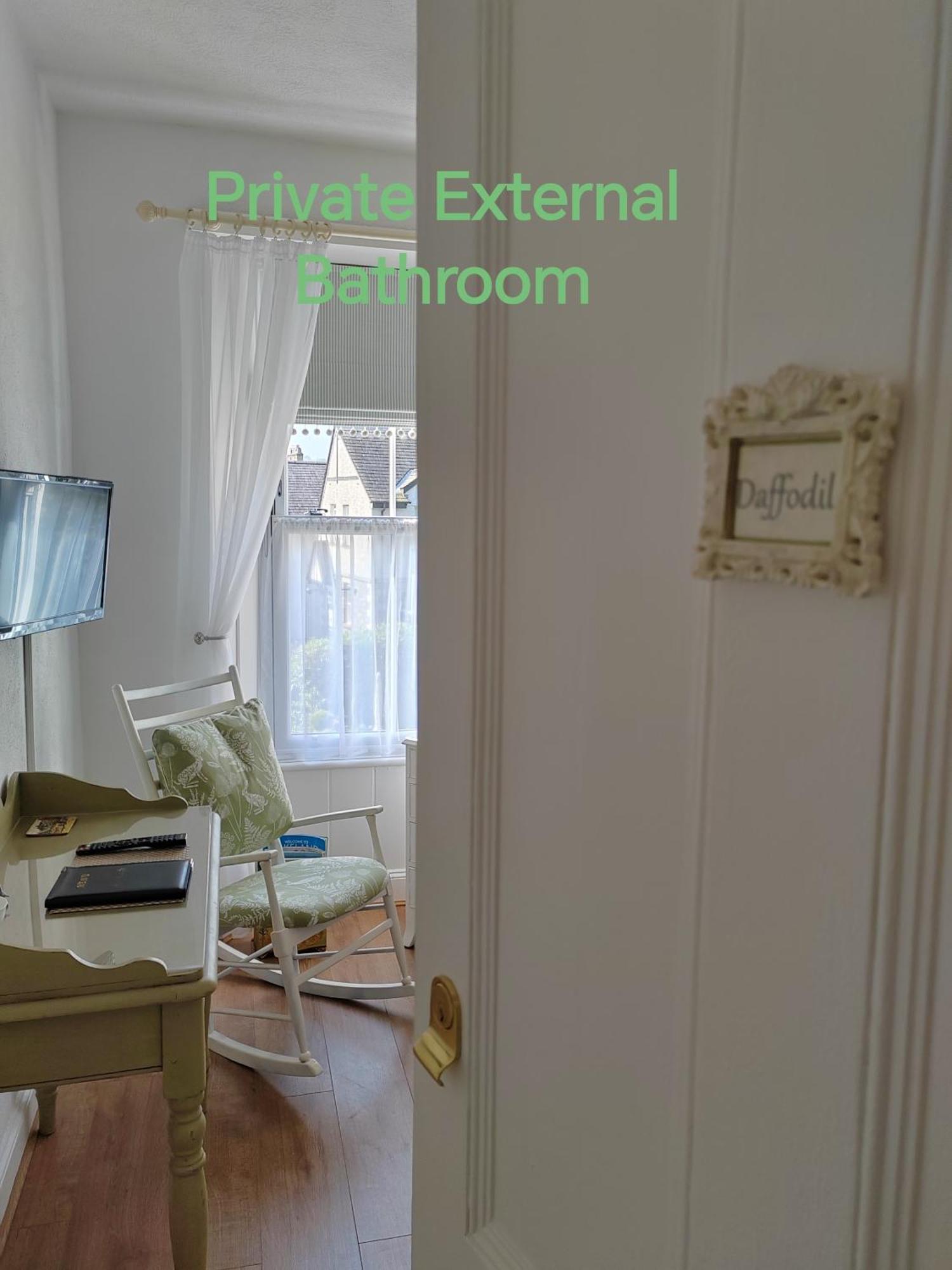 Puddle Duck Lodge - Adults Only باونيس أون وينديرمير الغرفة الصورة