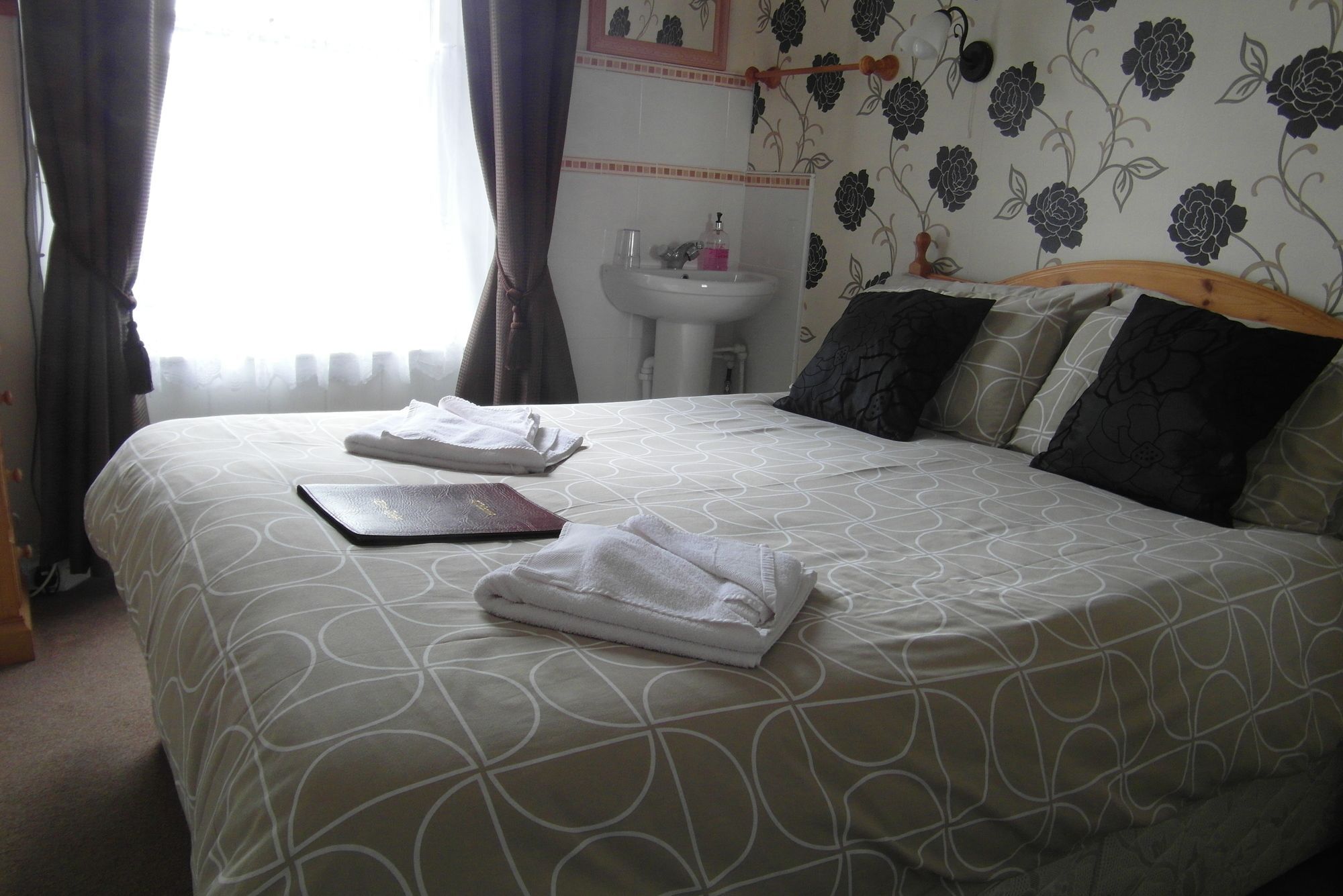 Puddle Duck Lodge - Adults Only باونيس أون وينديرمير المظهر الخارجي الصورة